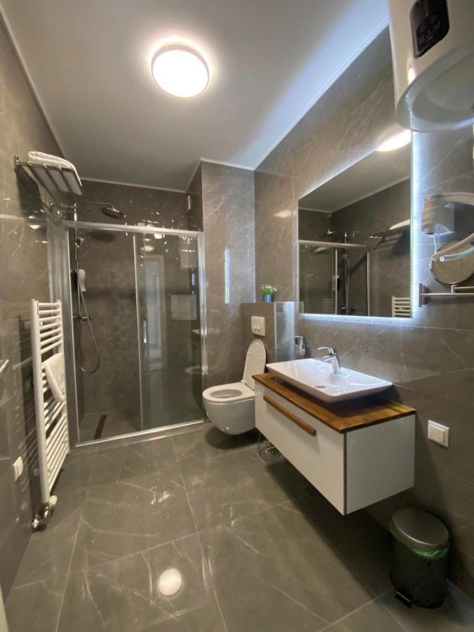 Fontana apartmani FREE parking Tuzla Bagian luar foto