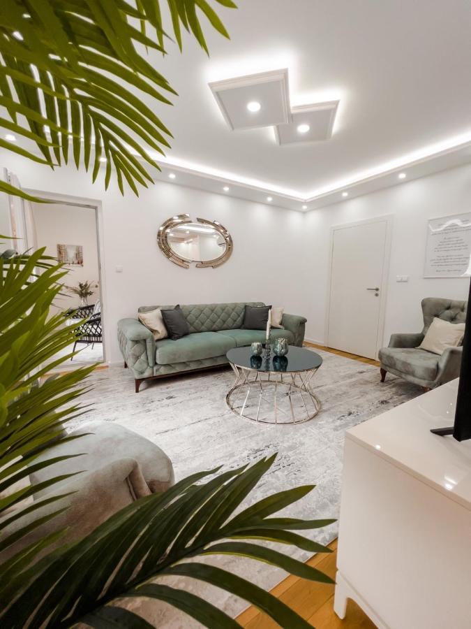 Fontana apartmani FREE parking Tuzla Bagian luar foto